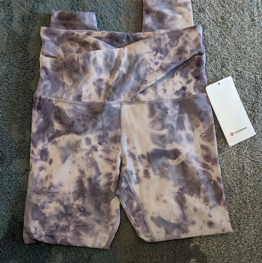 Lululemon SHR 28" Criss Cross Align Leggings